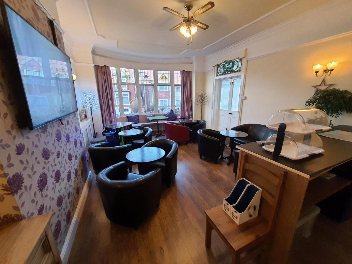 Caxton House Bed & Breakfast Skegness Bagian luar foto