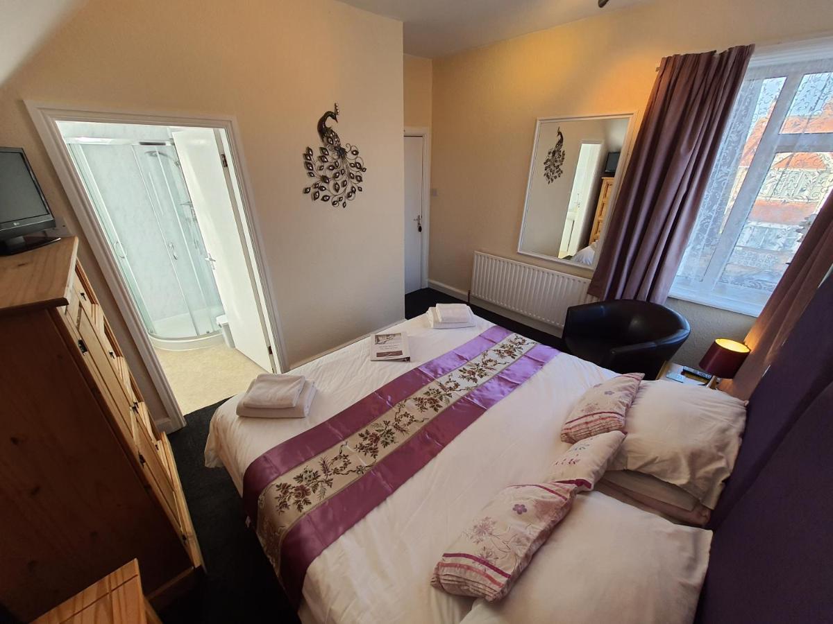 Caxton House Bed & Breakfast Skegness Bagian luar foto