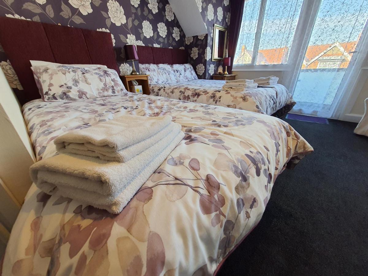 Caxton House Bed & Breakfast Skegness Bagian luar foto