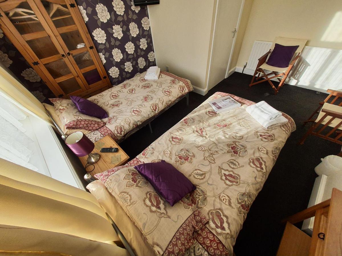 Caxton House Bed & Breakfast Skegness Bagian luar foto